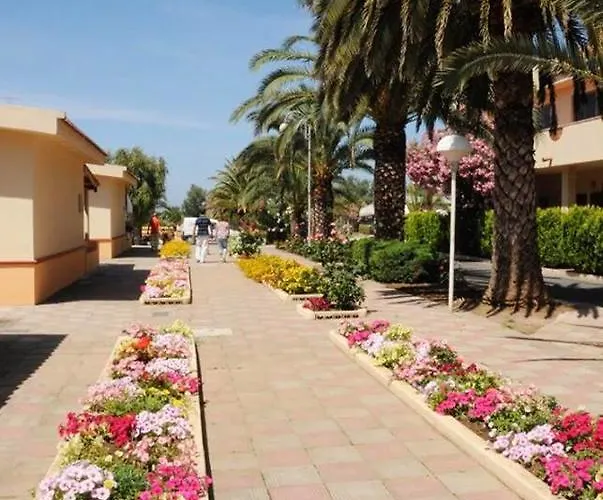 Summer Day Village מלון דירות